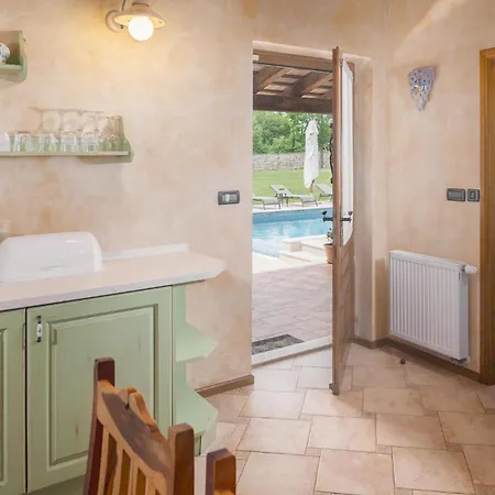 In With Jacuzzi Tinjan