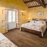 Vikendica Stunning In With Sauna Tinjan