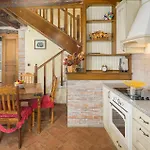 Feriehus Stunning In With Sauna Tinjan