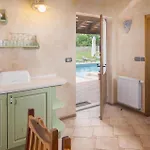 Stunning In With Sauna Tinjan